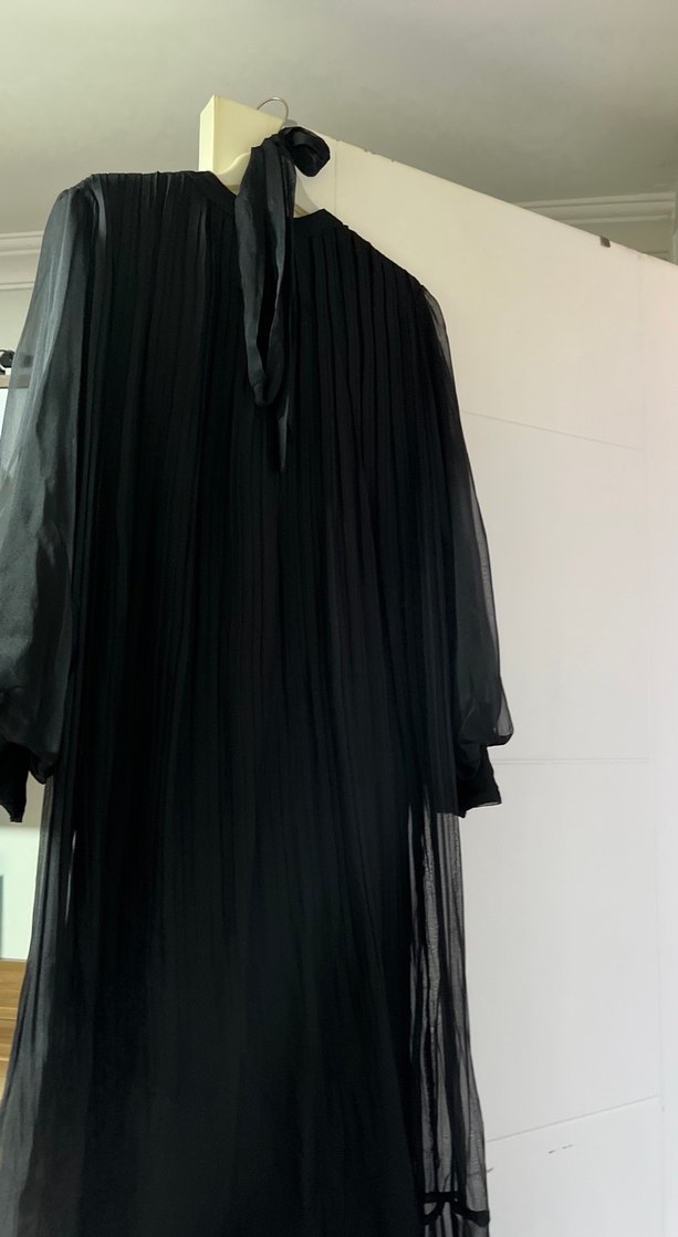 Uzun Pilili Siyah Gotik Elbise - Görsel 2