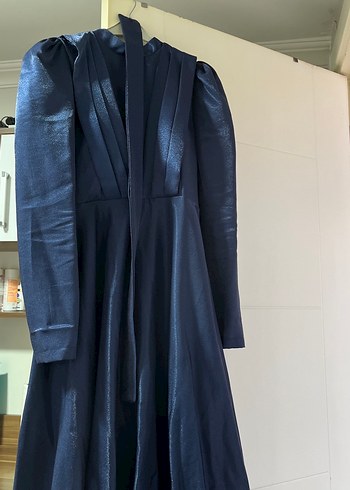 Parlak Lacivert Uzun Kadın Mezuniyet Elbisesi - Görsel 2