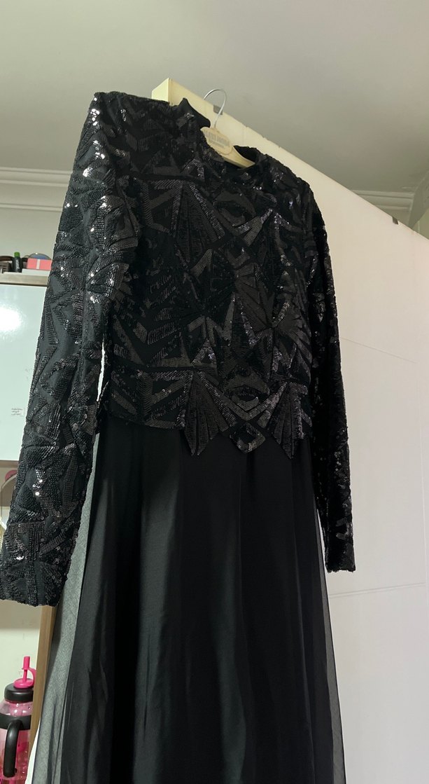 Uzun Siyah Gotik Nakışlı Abiye Elbise - Görsel 3