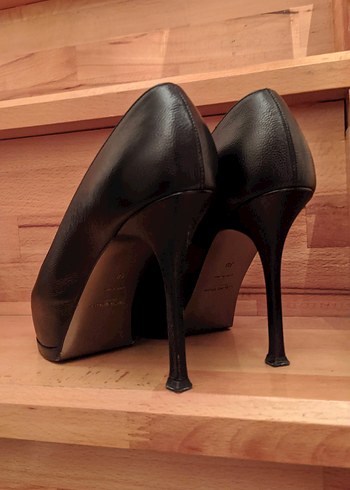 38 Beden YSL Siyah Stiletto Topuklu Kadın Ayakkabısı