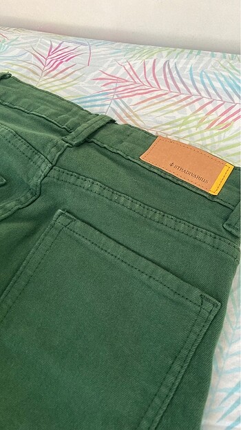 Stradivarius yeşil jean. Slim mom. 34 beden