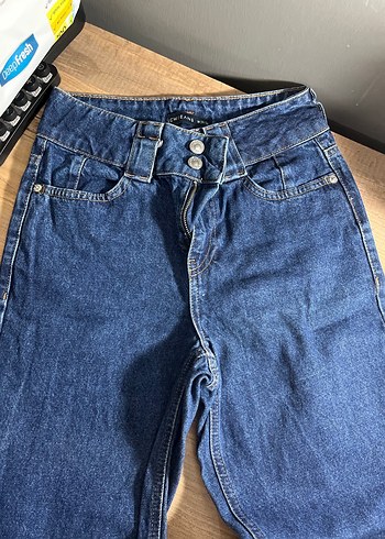 Düğmeli Lacivert Denim Kadın Jean