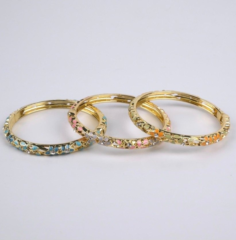 Altın Çiçek Desenli Mineli Bileklik - Görsel 2