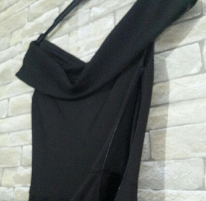 Siyah V Yaka Midi Flared Elbise - Görsel 5