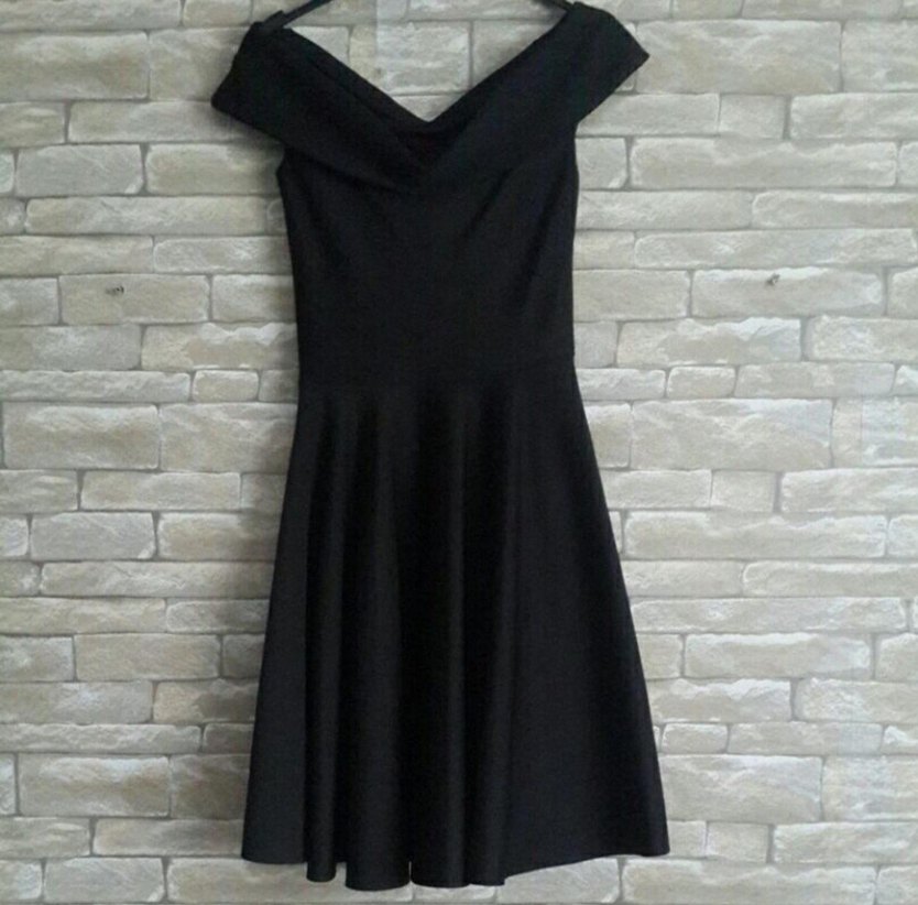 Siyah V Yaka Midi Flared Elbise - Görsel 2