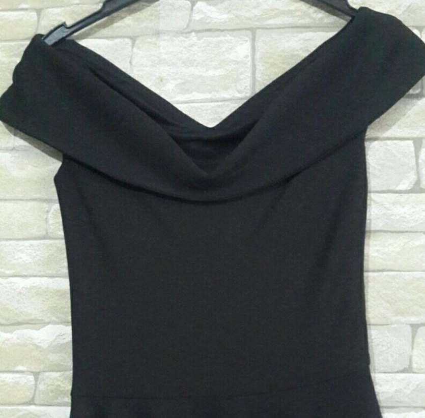 Siyah V Yaka Midi Flared Elbise - Görsel 3