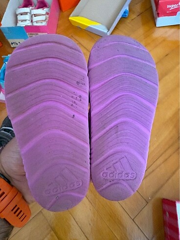 Adidas Adidas kız çocuk sandalet 24 numara