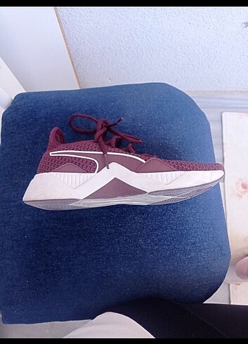 37 Beden bordo Renk Puma spor ayakkabı 