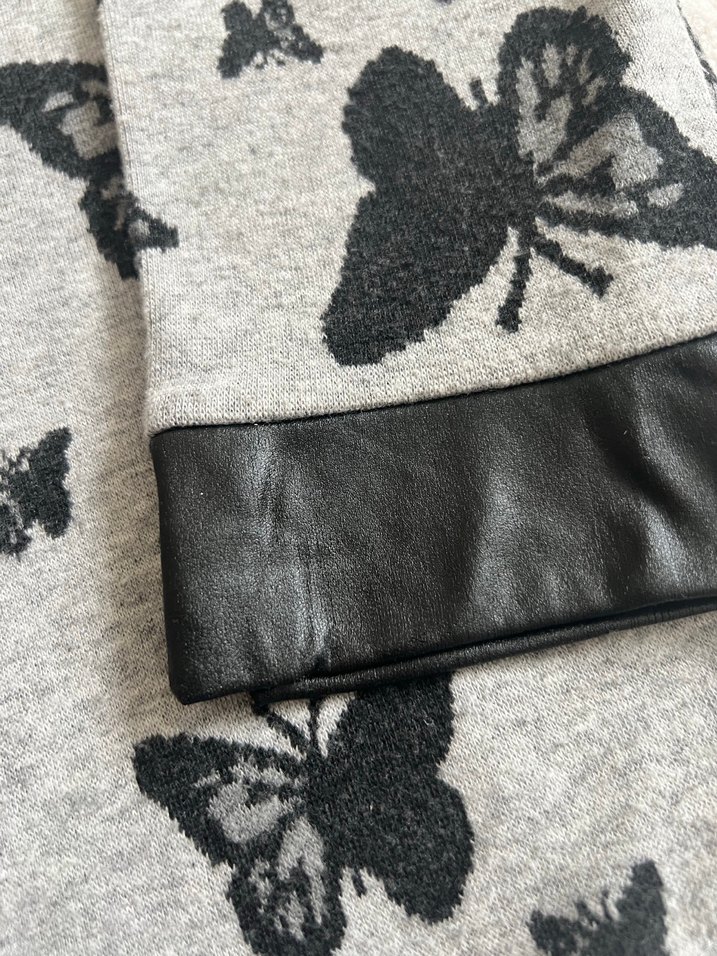 Kelebek Desenli Gri Uzun Kollu Kız Bluz - Görsel 4