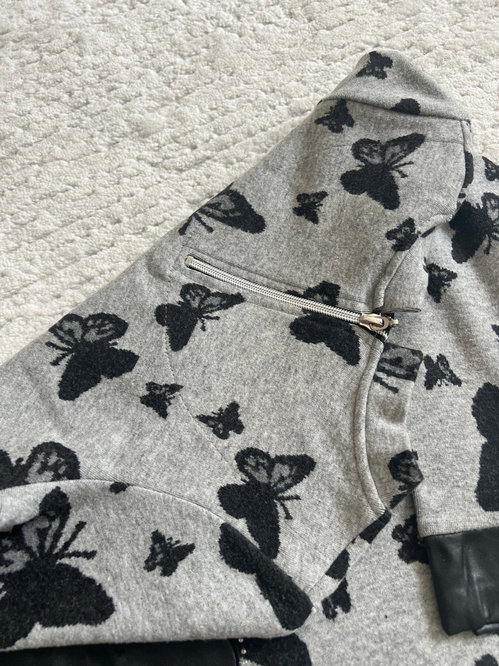 Kelebek Desenli Gri Uzun Kollu Kız Bluz - Görsel 3