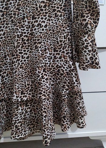 xs Beden Uzun Kollu Leopar Desenli Volanlı Elbise