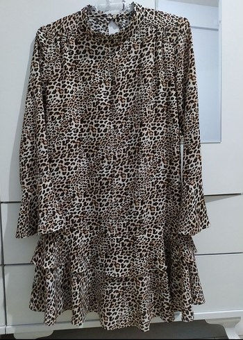 Uzun Kollu Leopar Desenli Volanlı Elbise