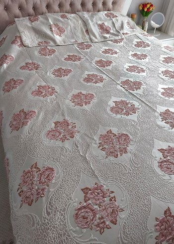 Nakışlı Beyaz Pastel Yatak Örtüsü - Görsel 4