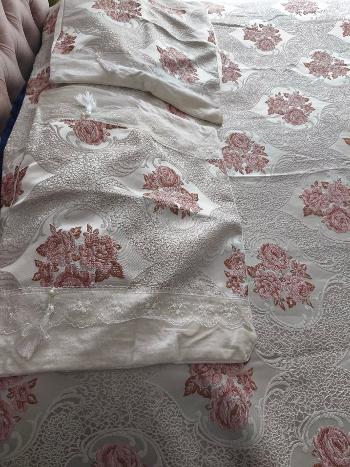 Nakışlı Beyaz Pastel Yatak Örtüsü - Görsel 5