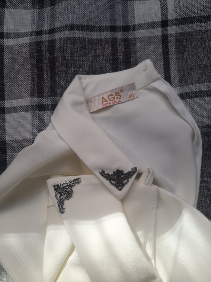 Düğmeli Beyaz Kadın Saten Gömlek - Görsel 3