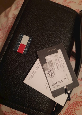 Tommy Jeans Siyah Deri Kadın Çapraz Çanta - Görsel 3