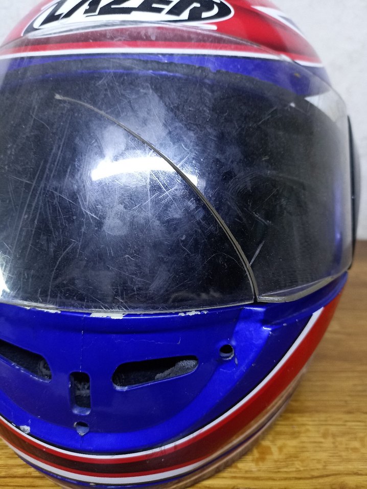 Parlak Mavi Lazer Motosiklet Kaskı - Görsel 4