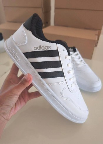 44 Beden beyaz Renk Beyaz Siyah Adidas Spor Ayakkabı