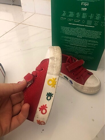 22 Beden Orijinal kırmızı Benetton