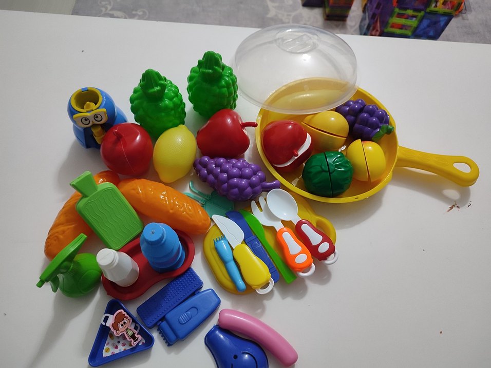 Renkli Plastik Oyuncak Mutfak Seti ve Meyveler - Görsel 2