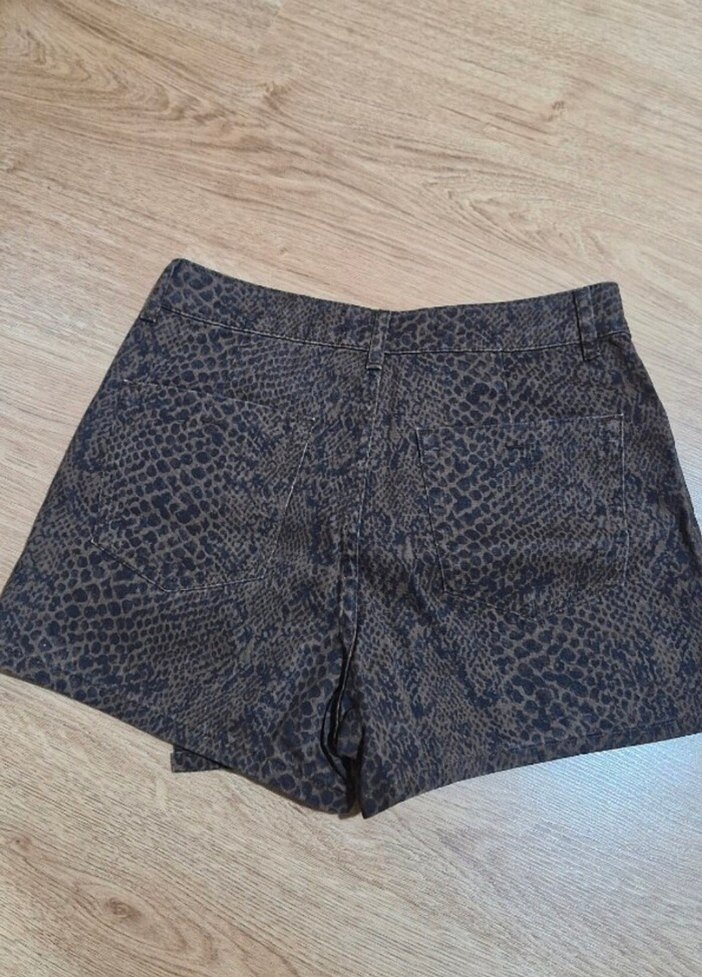 Yılan Derisi Desenli Şort Etek - Görsel 5