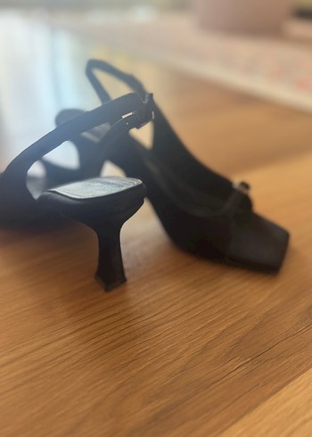 Zara Siyah Stiletto Topuklu Kadın Sandalet