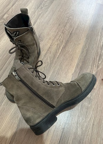 39 Beden Derimod Süet Kürklü Kadın Botu