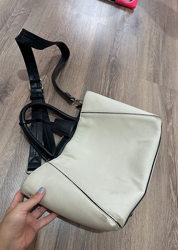 Zara Minimalist Beyaz Deri Kadın Çanta