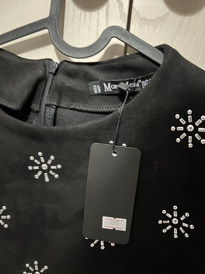 Siyah Taş Detaylı Kısa Kollu Kadın Tişört - Görsel 2