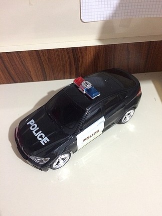 Oyuncak polis arabası