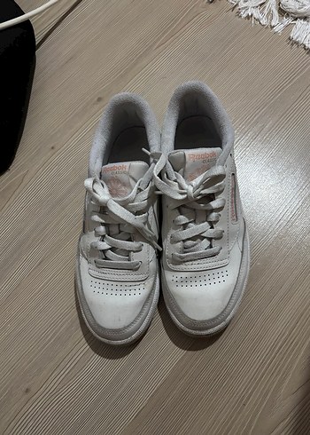 Beyaz Kadın Spor Ayakkabısı, Cırt Cırtlı, İnce Topuklu - Görsel 2