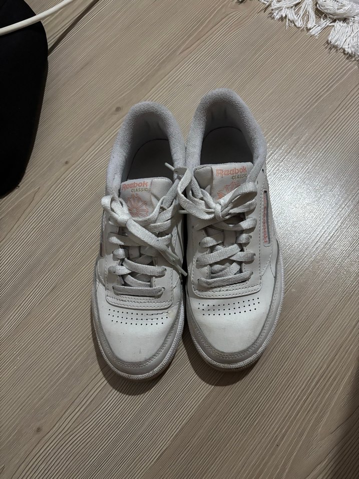 Beyaz Kadın Spor Ayakkabısı, Cırt Cırtlı, İnce Topuklu - Görsel 2