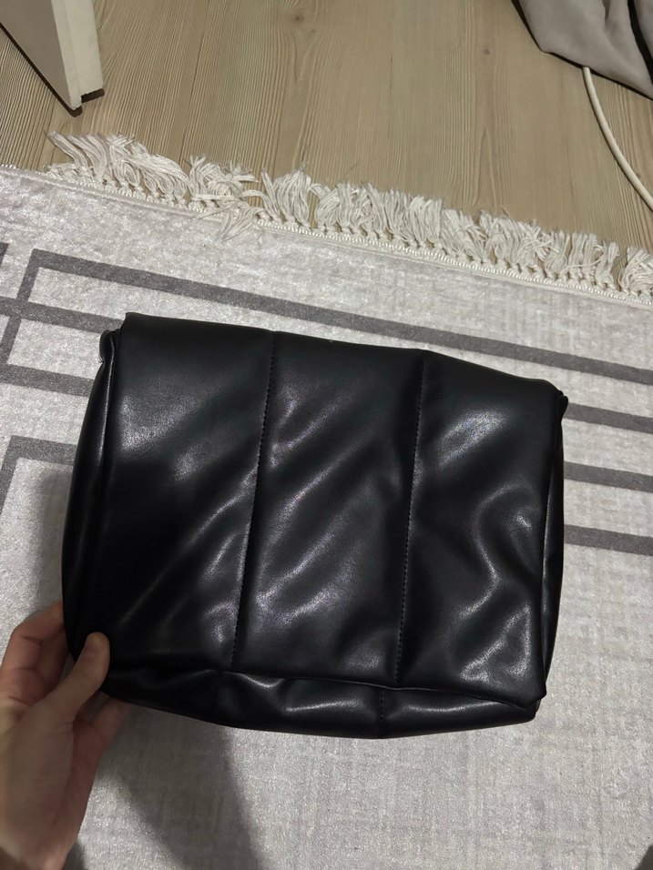 Siyah Deri Tokalı Kadın Çanta - Görsel 4