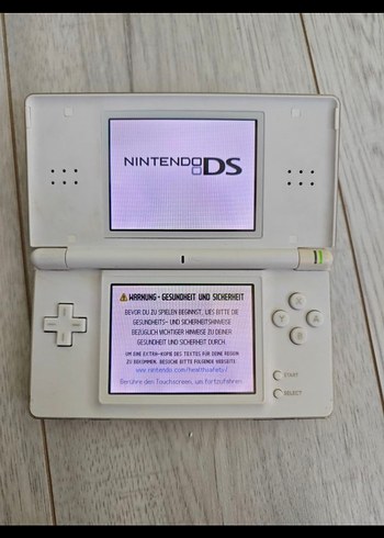 Beyaz Nintendo DS Taşınabilir Oyun Konsolu