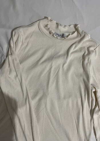 Beyaz Yüksek Yakalı Uzun Kollu Kadın Triko düğmeli - Görsel 2