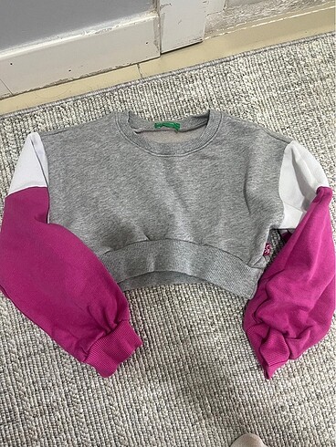 Benetton crop sweat