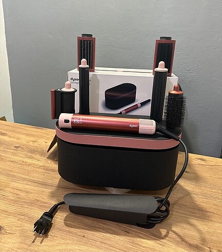 Dyson airwrap