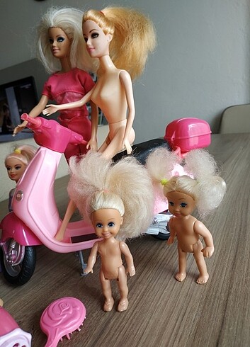 Beden Renk Barbie bebek