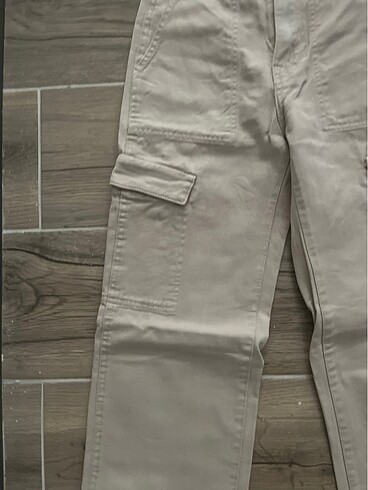 32 Beden camel Renk Çok iyi ço güzel kot pantolon 32 beden pull and bear ürünüdür 2