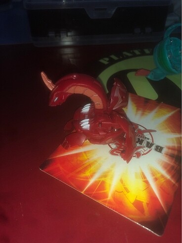 Bakugan Pyrus appolonier