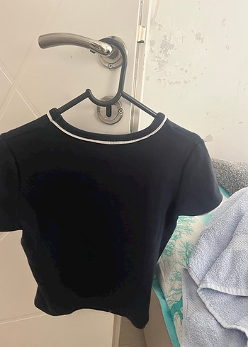 Siyah Baskılı Kısa Kollu Kadın Tişört - Görsel 2