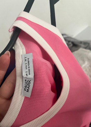 Pembe Yüksek Yakalı Kadın Atlet - Görsel 2