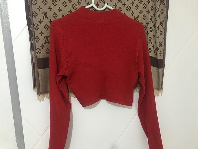 Bershka uzun kollu crop