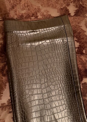 Deri Siyah Yılan Desenli Kemerli Pantolon - Görsel 6