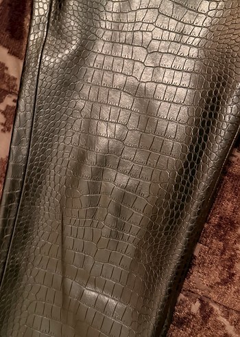 Deri Siyah Yılan Desenli Kemerli Pantolon - Görsel 9