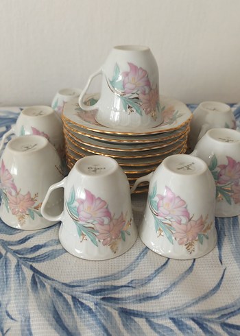 Pastel Çiçek Desenli 9 kişilik Porselen Fincan Takımı