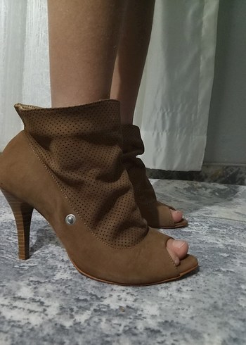 Bej Süet Tokalı Stiletto - Görsel 4