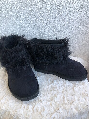 37 Beden Ugg bot