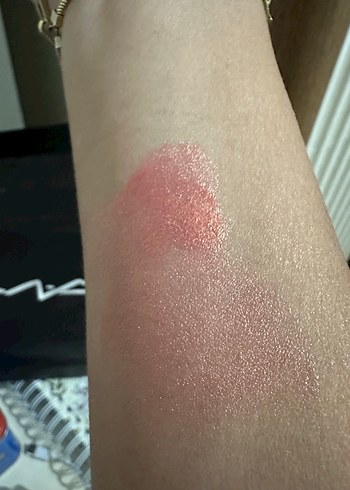 L'Oréal Paris L'Oréal lumi le liquid blush 625 numarası