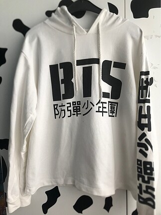 Beyaz Kapüşonlu BTS Sweatshirt
